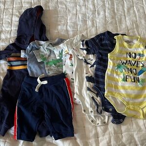 9 Piece Assorted newborn and 6 month baby boy short sleeve clothes (018)